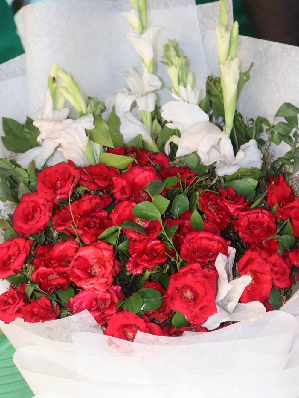 Red Rose & White Glad Bouquet